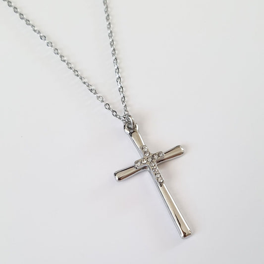 Σταυρός ατσάλινος με διαμαντάκια