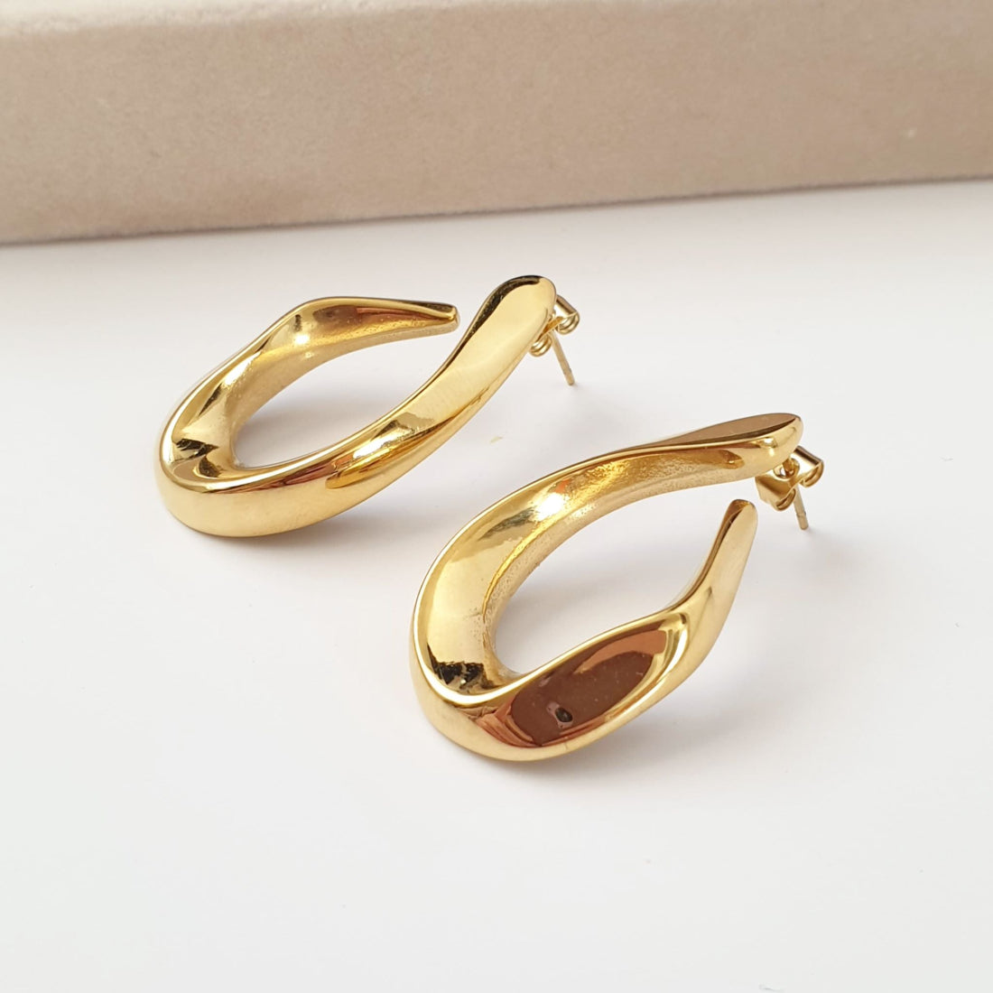 Konnie Σκουλαρίκια κρεμαστά Gold