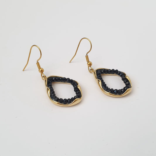 Κρεμαστά σκουλαρίκια με χάντρες Lessy