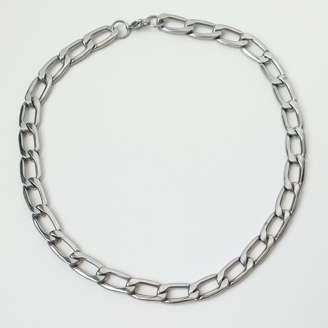 πλακέ αλυσίδα κολιέ