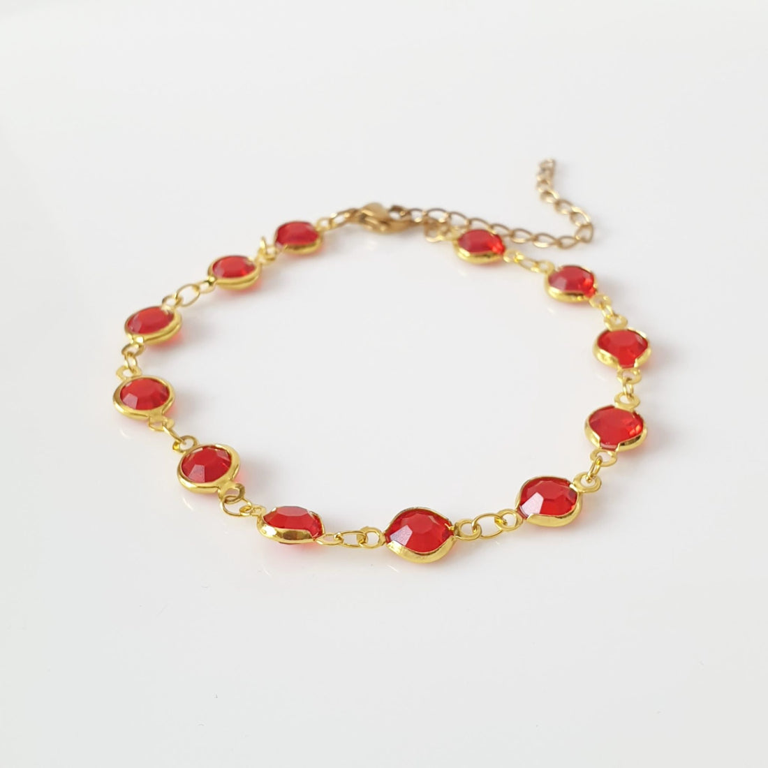 βραχιόλι με κόκκινα κρύσταλλα