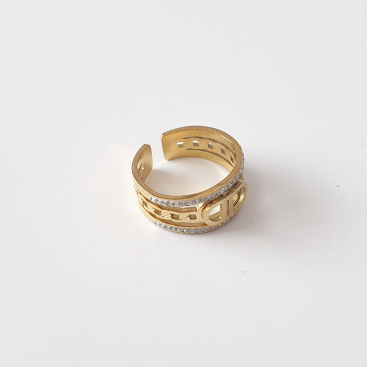 Χρυσό ατσάλινο δαχτυλίδι τύπου Dior και δύο σειρές από λευκά ζιργκόν