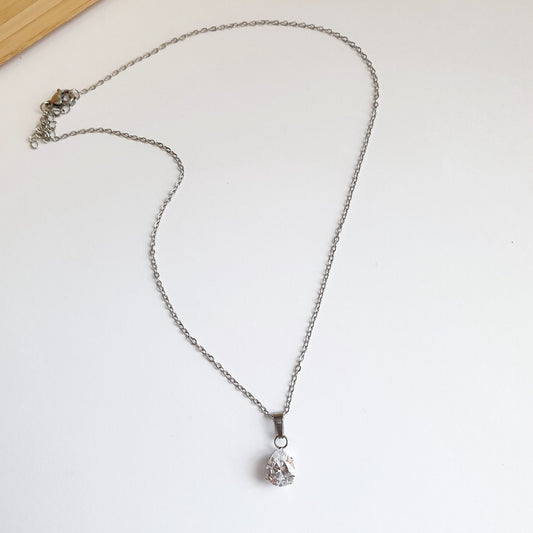 Ατσάλινο κολιέ με ζιργκόν δάκρυ