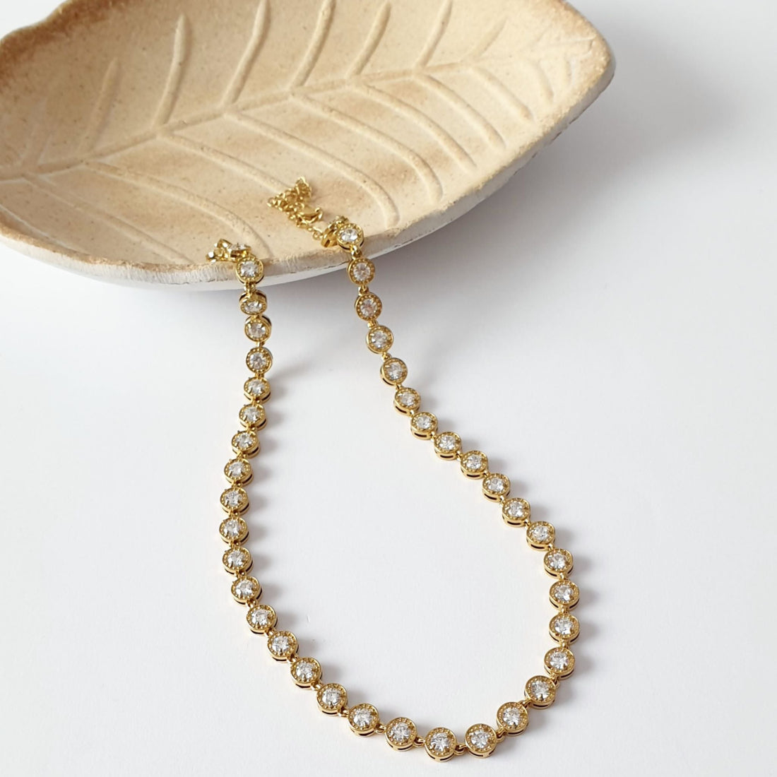 Κομψό κολιέ με ζιργκόν