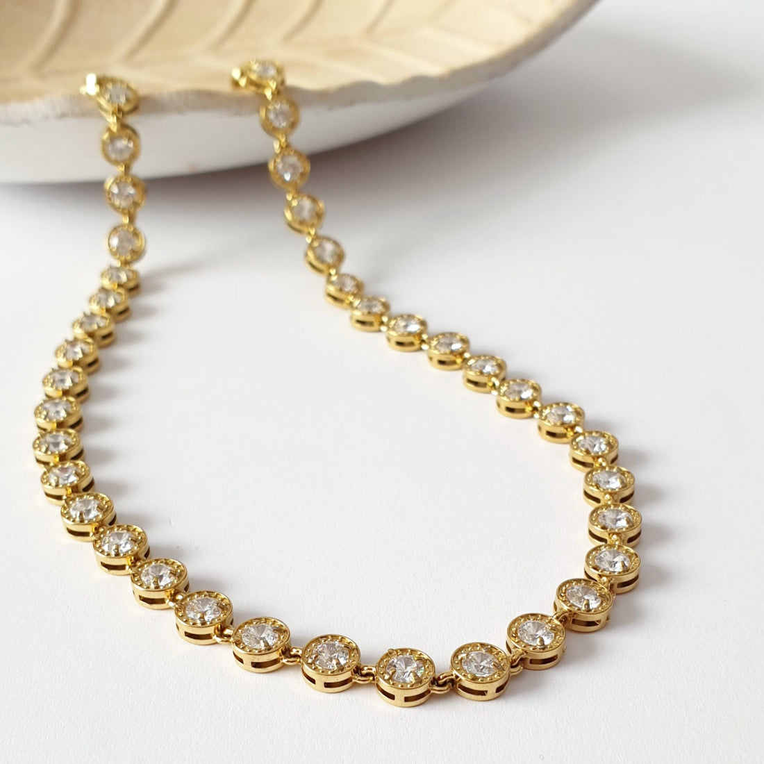 Κομψό κολιέ με ζιργκόν