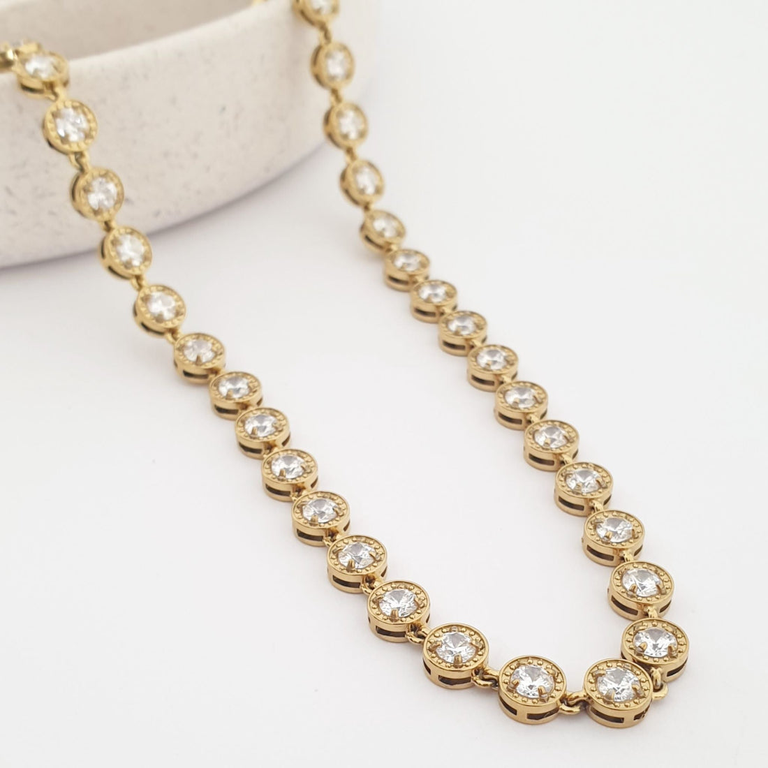 Κομψό κολιέ με ζιργκόν