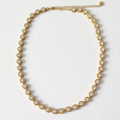 Κομψό κολιέ με ζιργκόν