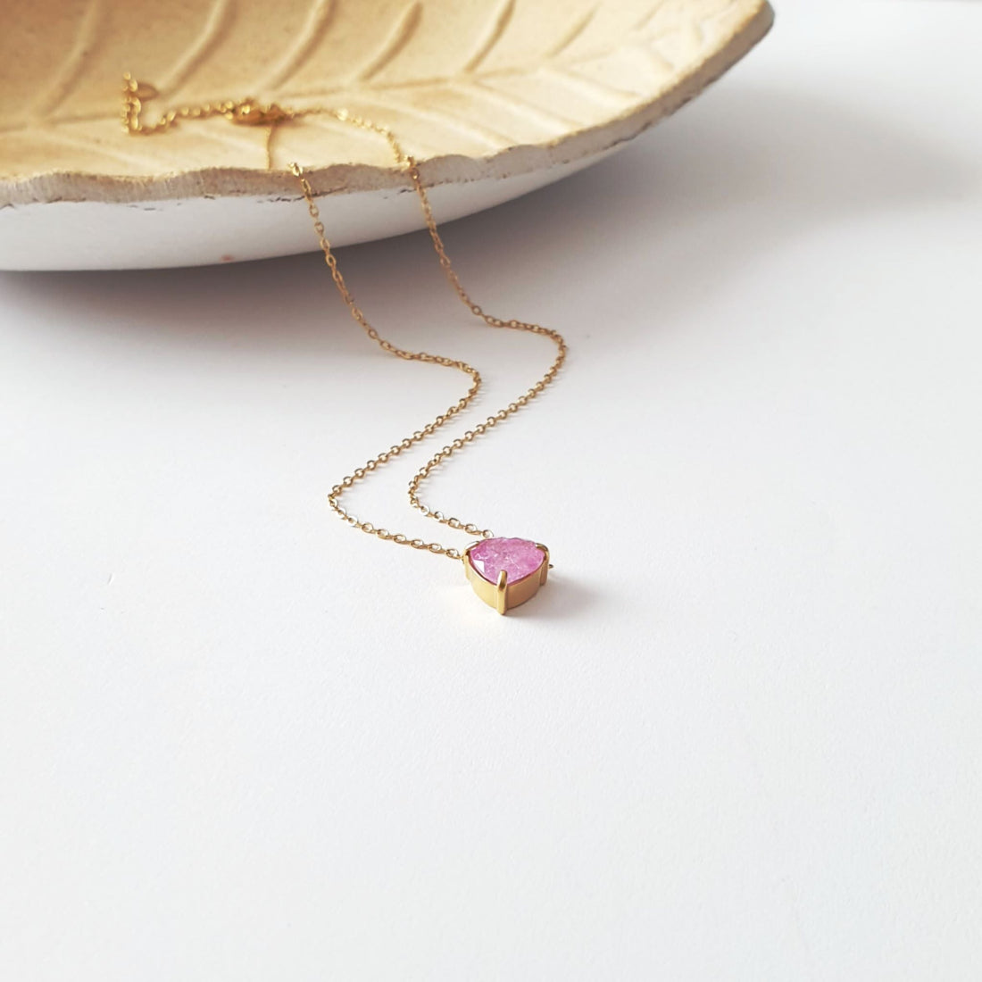 Κολιέ με μικρή ροζ καρδιά 